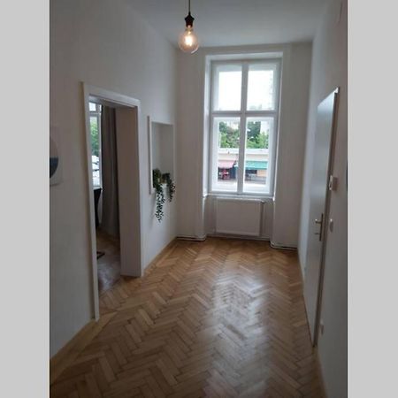 וינה Lovely New 2 Bedroom Near Hannovamarkt מראה חיצוני תמונה
